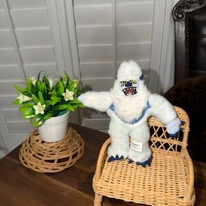 Disneyland & Disney World Yeti Plush Stuffed Animal 6”